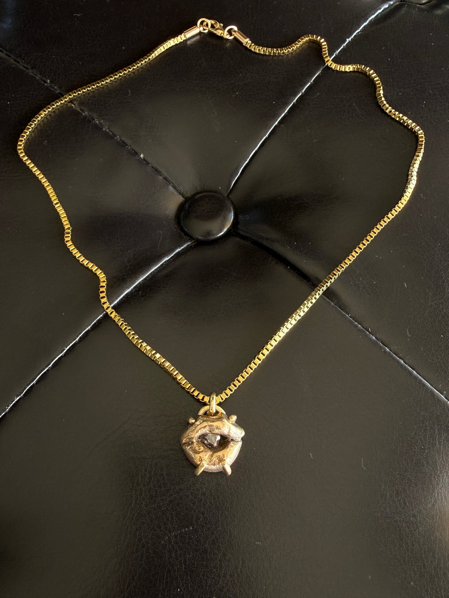 Bougie Lips Chain
