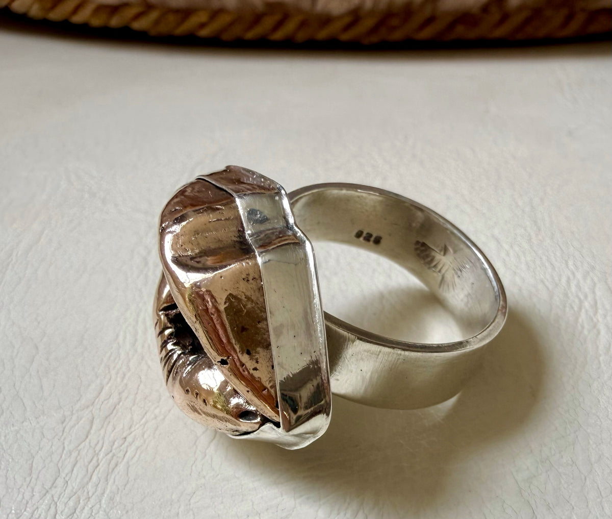 Oracle Kiss Ring