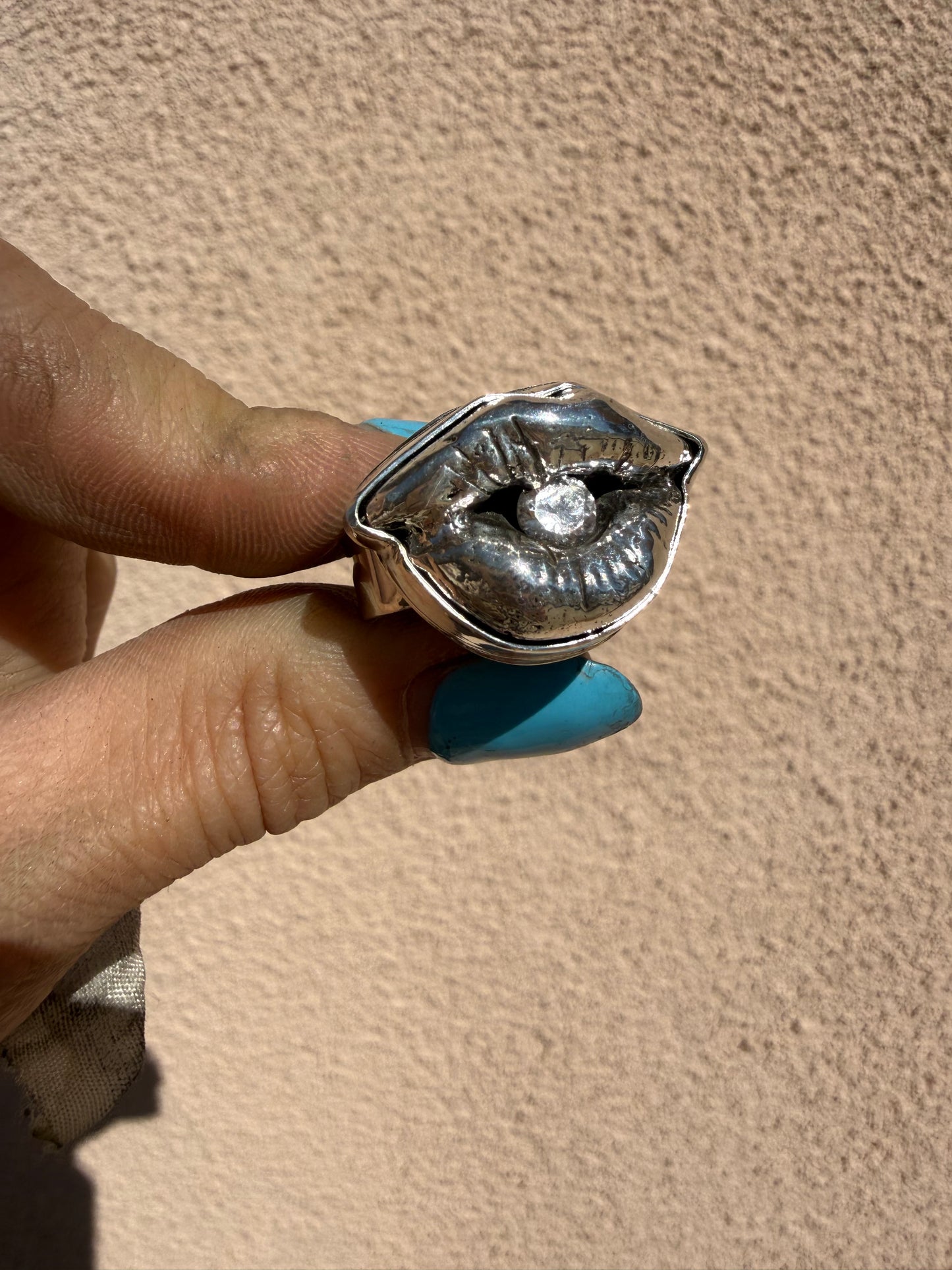 Oracle Kiss Ring — Silver