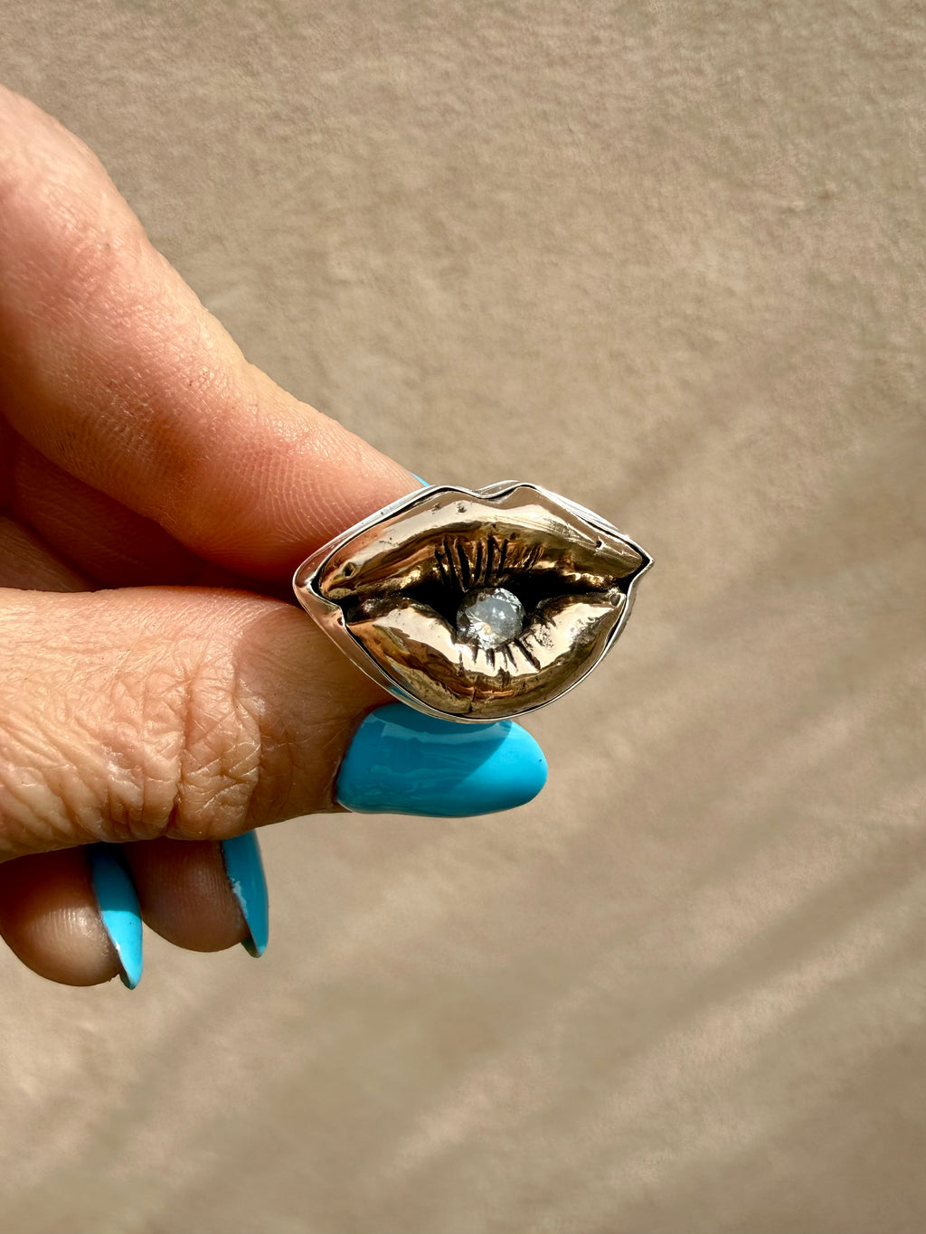Oracle Kiss Ring