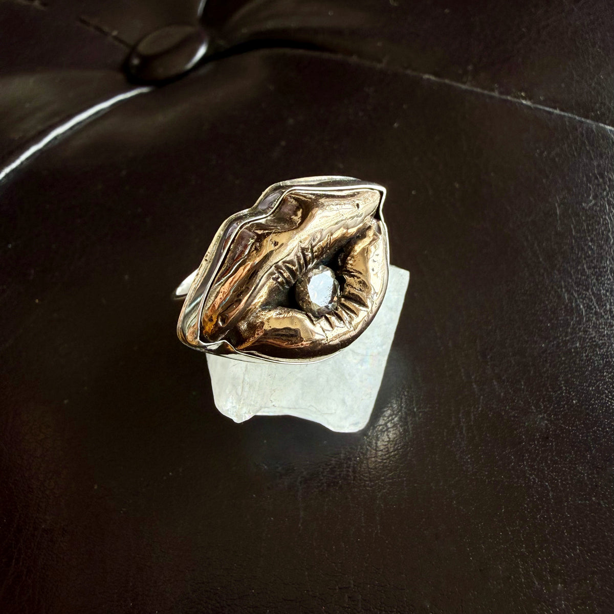 Oracle Kiss Ring