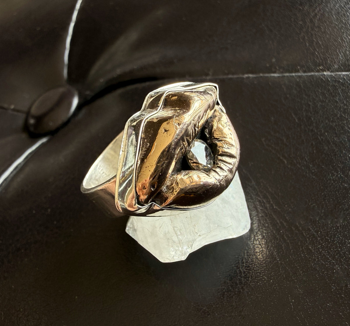 Oracle Kiss Ring