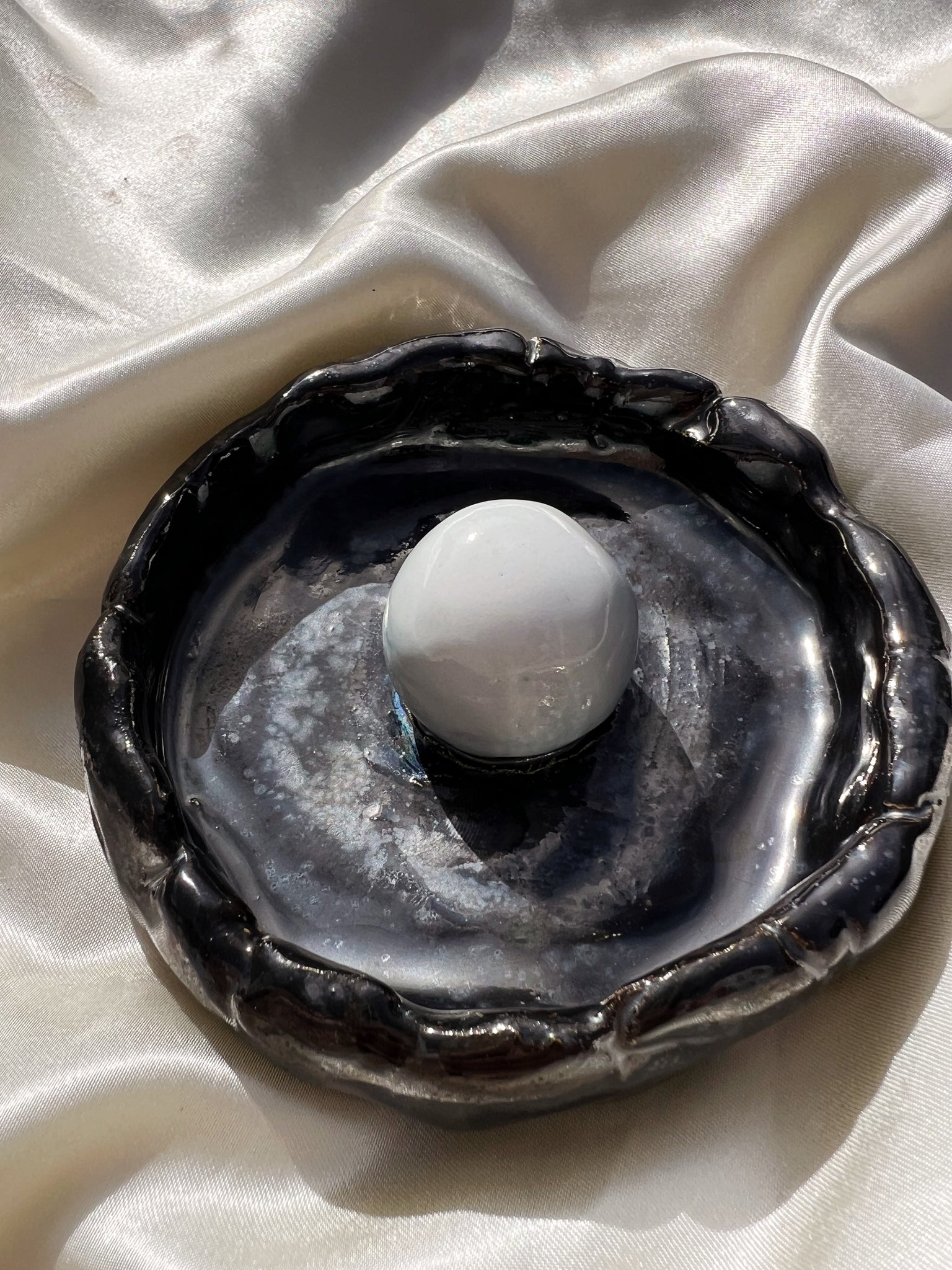 Ceramic Cosmic Black/Egg Dish