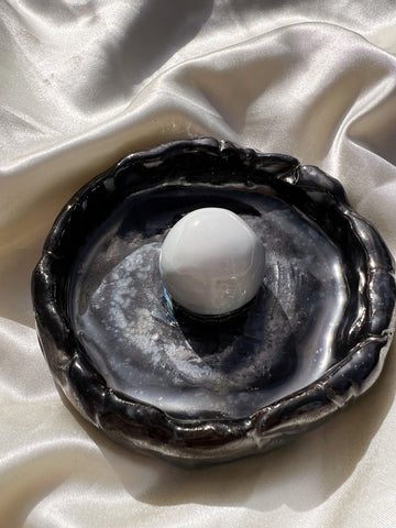 Ceramic Cosmic Black/Egg Dish