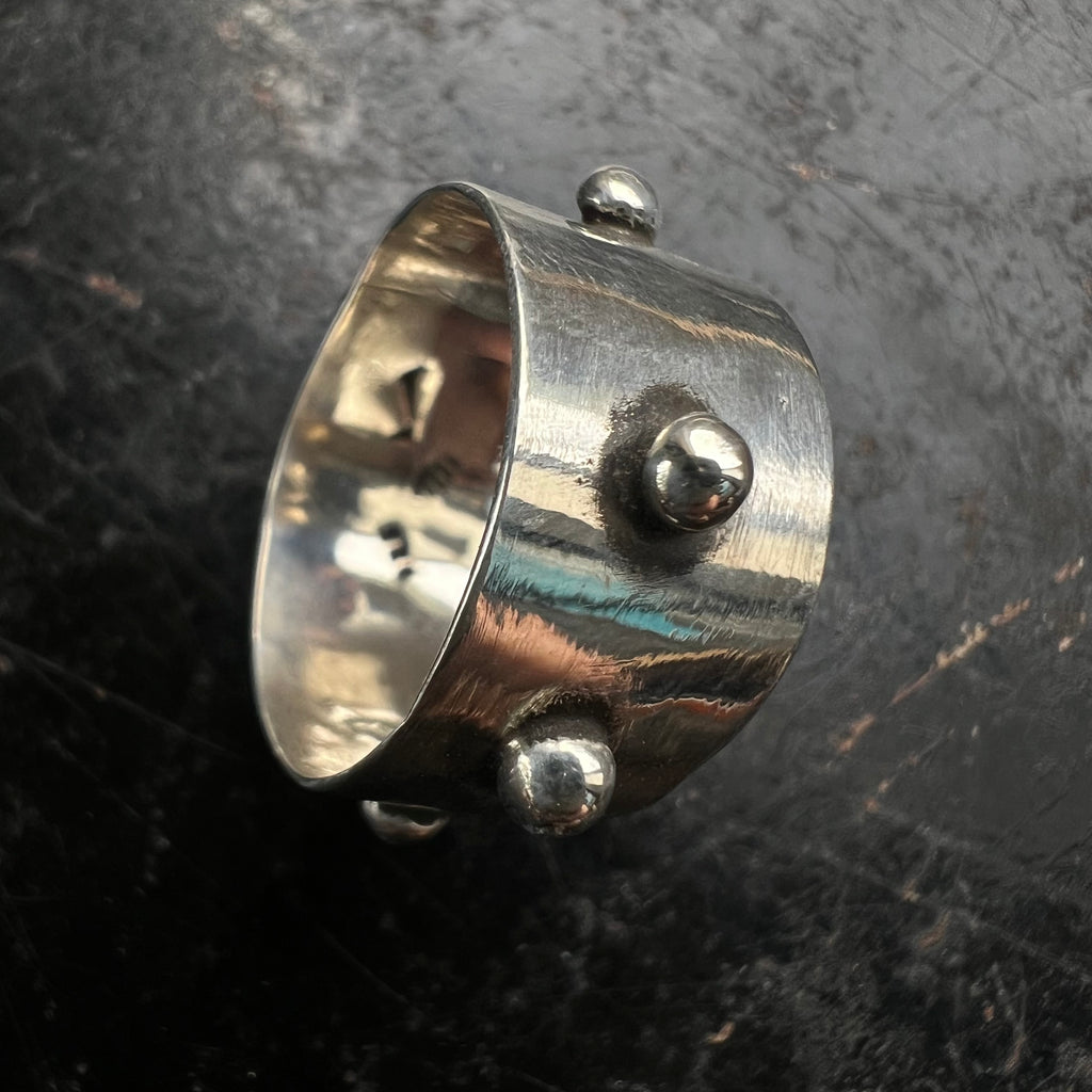 Rhodolite Garnet studded Queen Ring — size 8