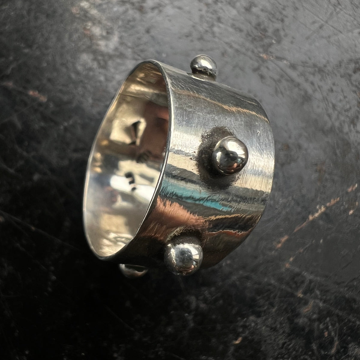 Rhodolite Garnet studded Queen Ring — size 8