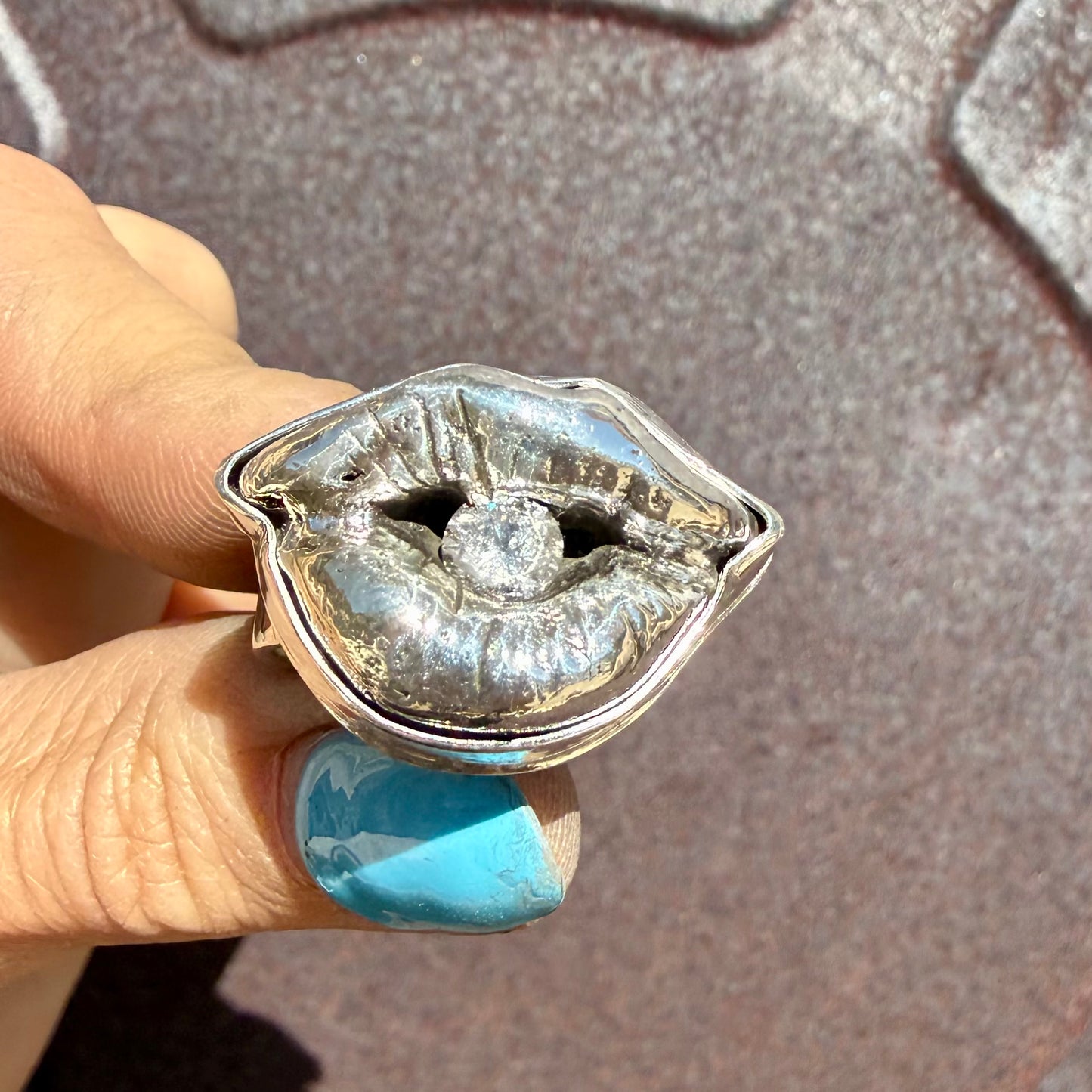 Oracle Kiss Ring — Silver