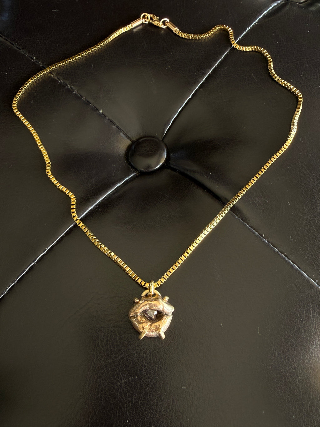 Bougie Lips Chain