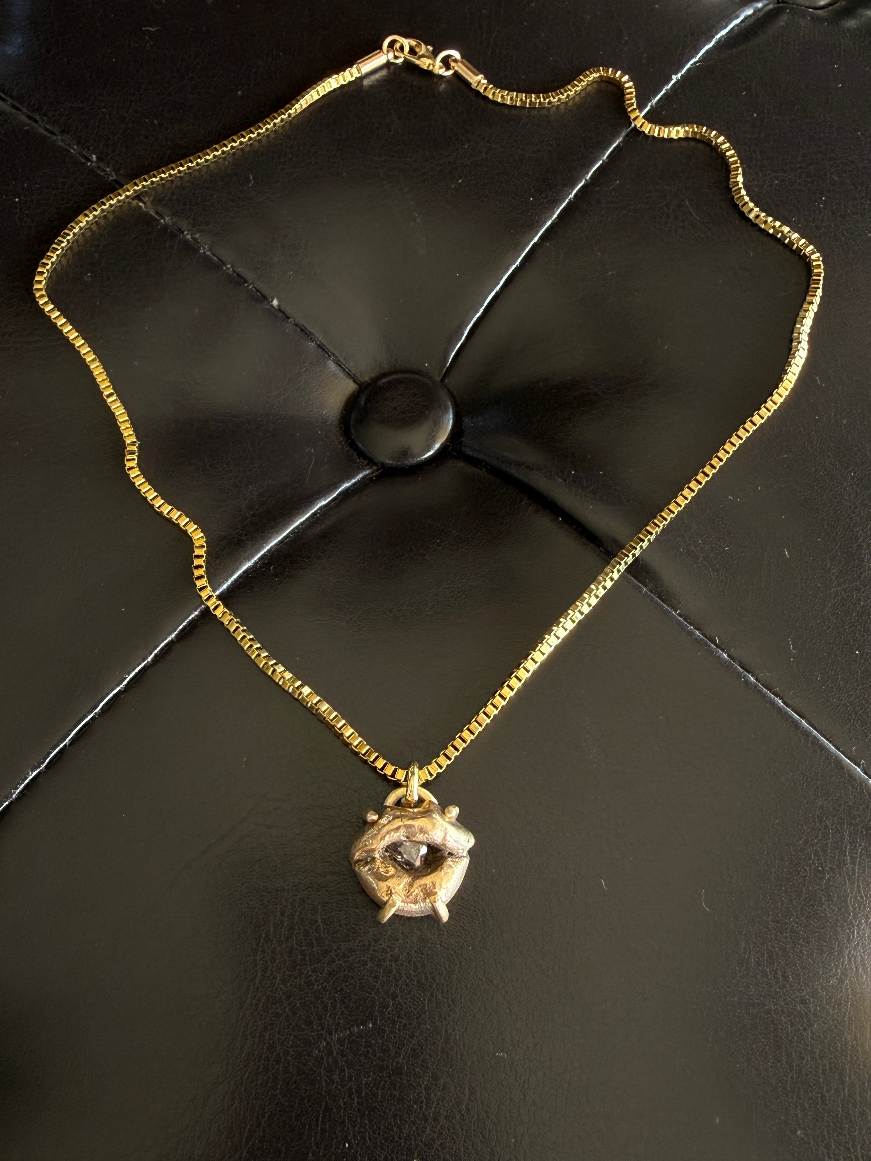 Bougie Lips Chain