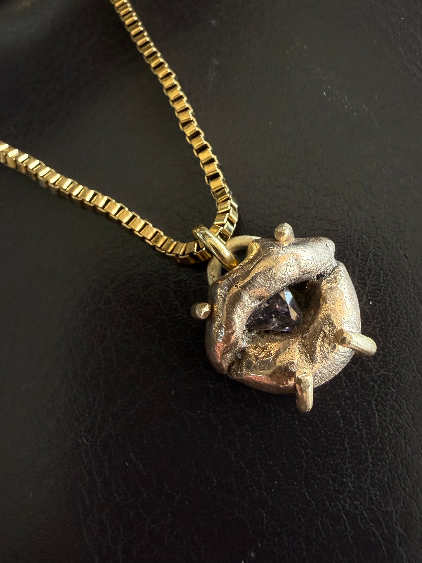 Bougie Lips Chain