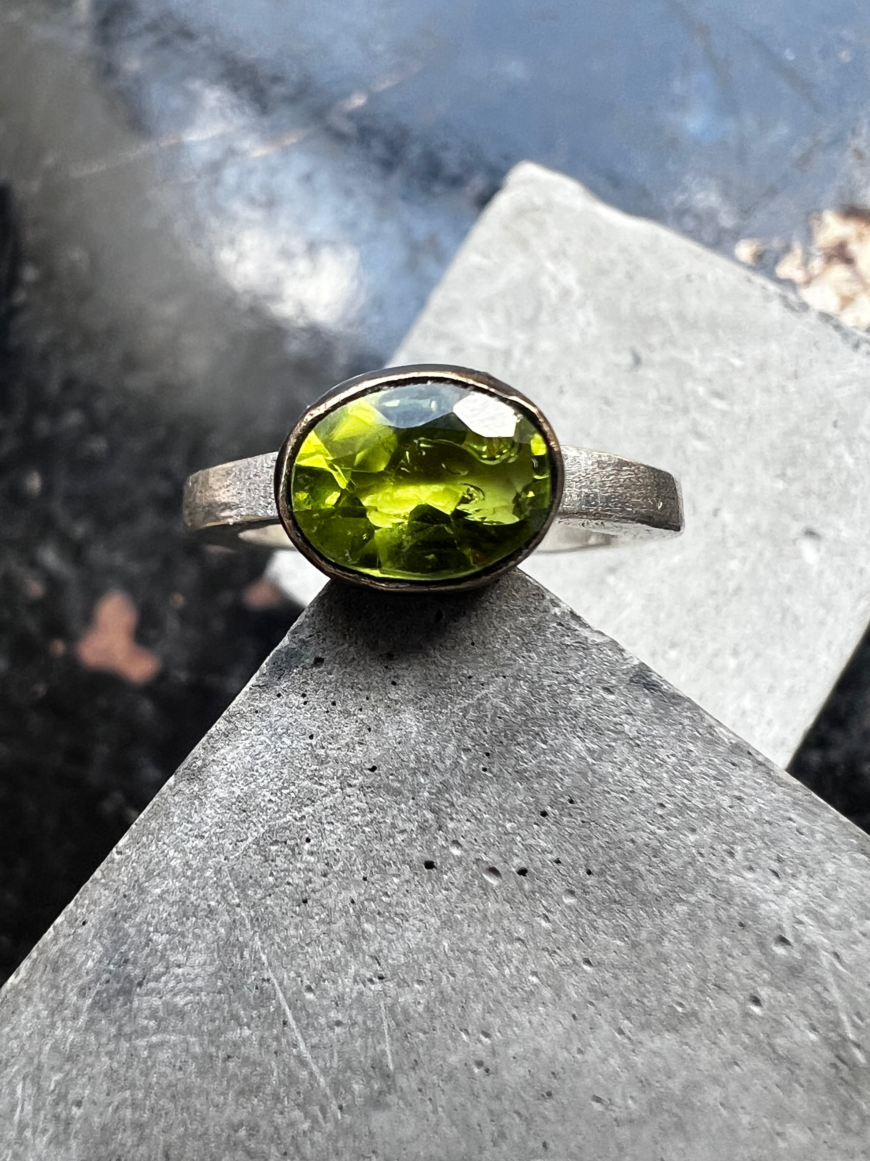 Peridot Avant-Garde Ring — sz 5
