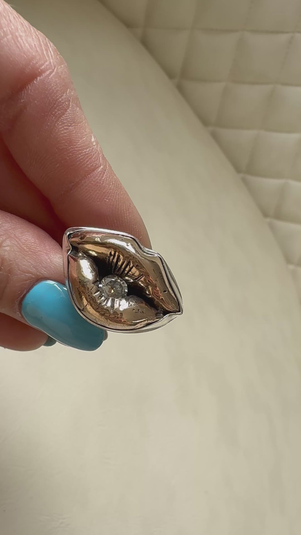 Oracle Kiss Ring
