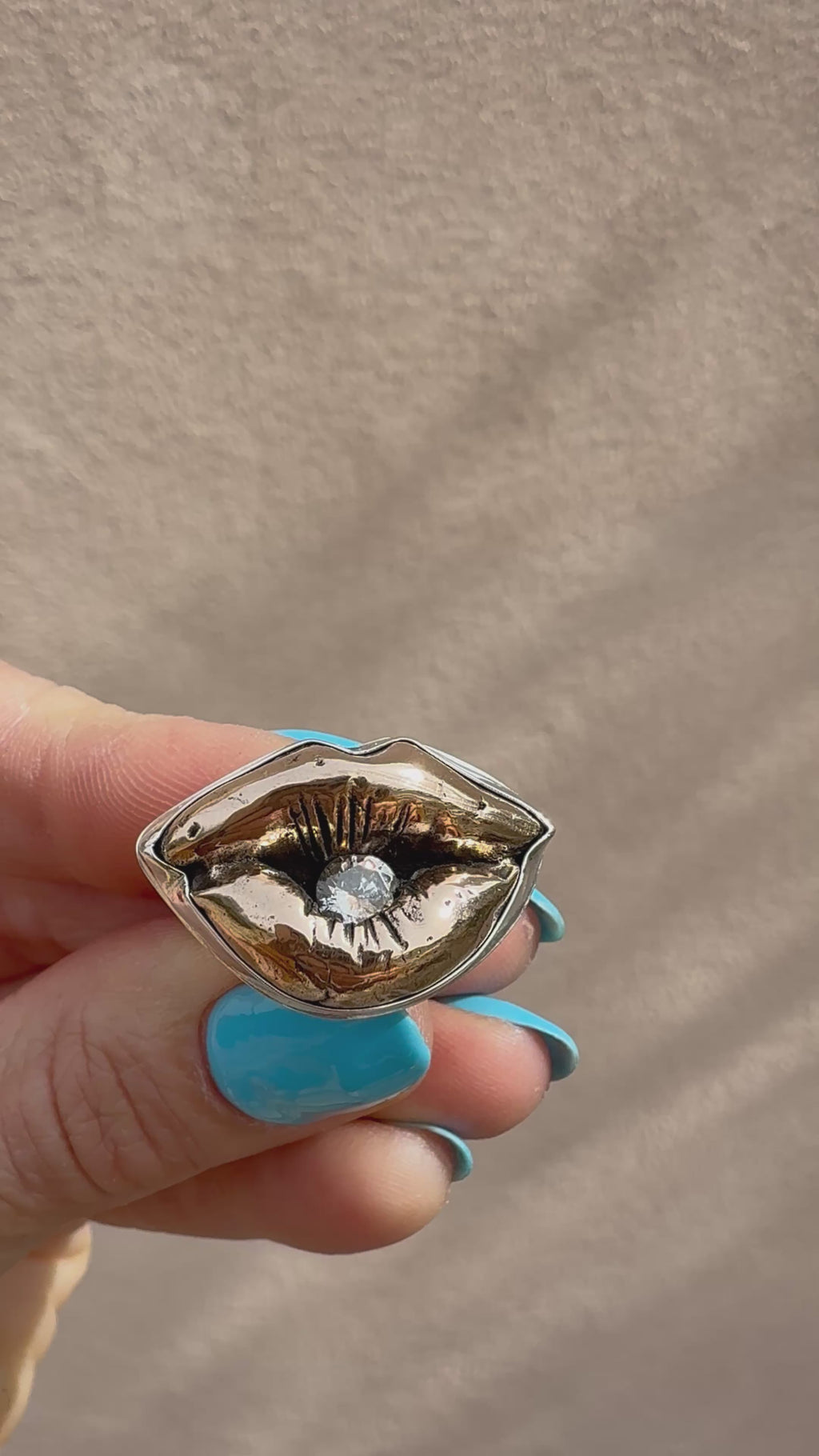 Oracle Kiss Ring